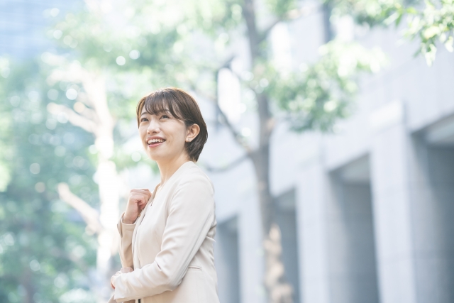 笑顔の女性