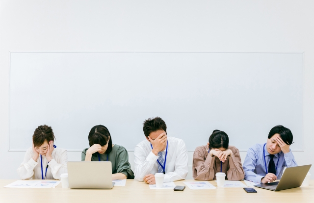 悩んでいる社会人