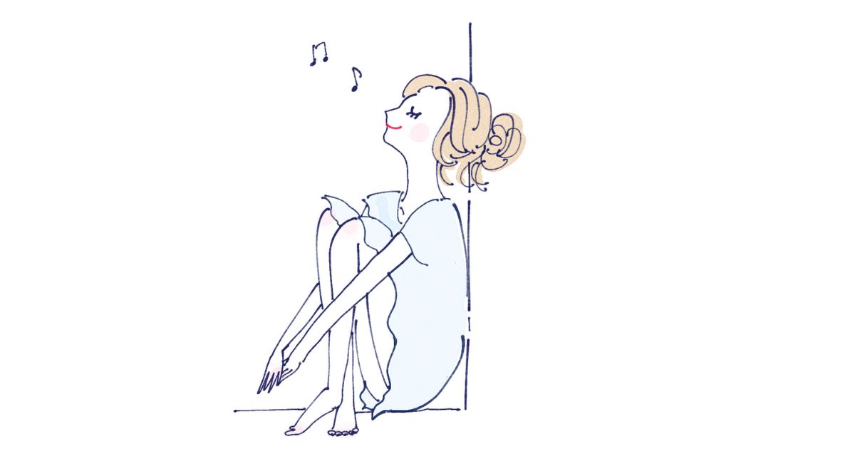 くつろぐ女性